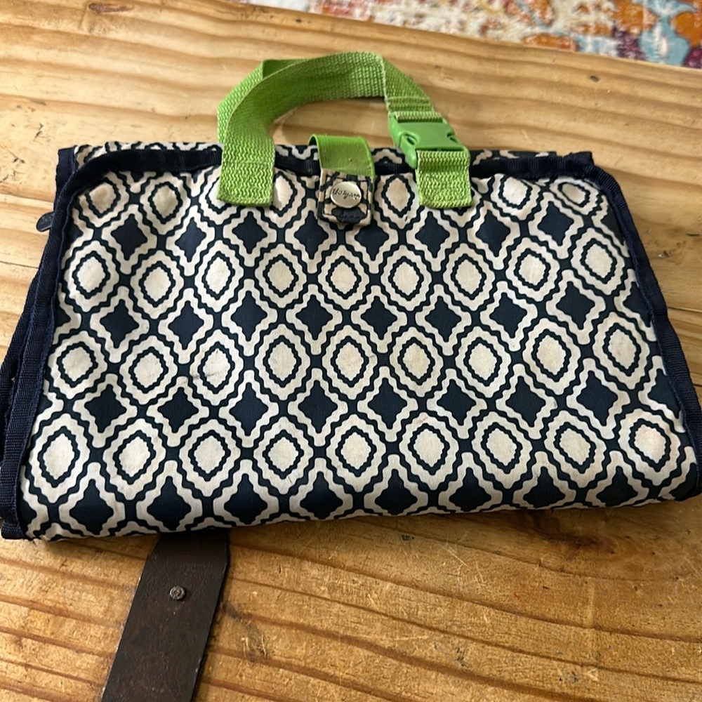 thirty-one Navy Perfect Pattern Hanging Travel / Makeup / Jewelry / Toiletry Bag